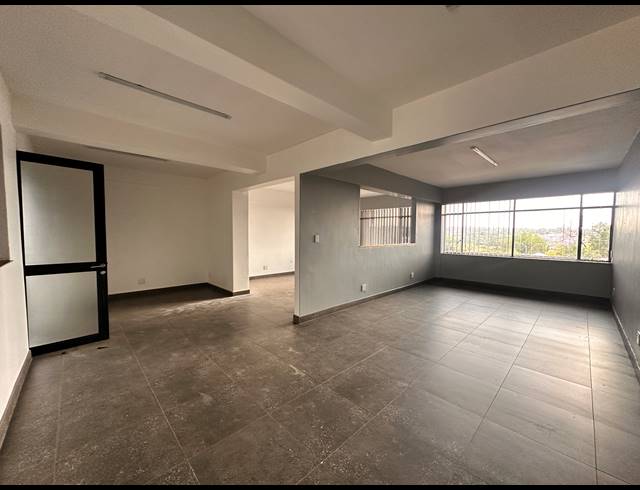 79M² OFFICE TO LET IN GREENSIDE